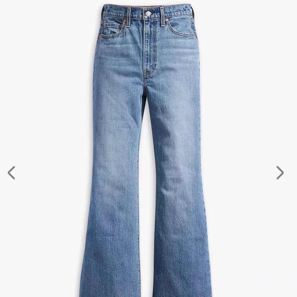Levi's® Premium
RIBCAGE BELL WOMEN'S JEANS - Picture 6 of 11